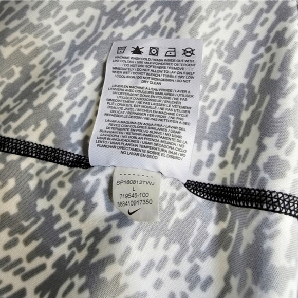 Nike Essential Pronto Black & White Patterned Short Sleeve Dri-Fit Running Top - Picture 12 of 14